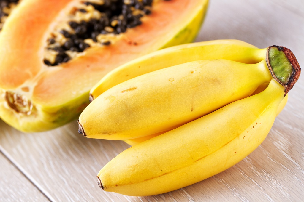 papayas and bananas for eye wrinkles